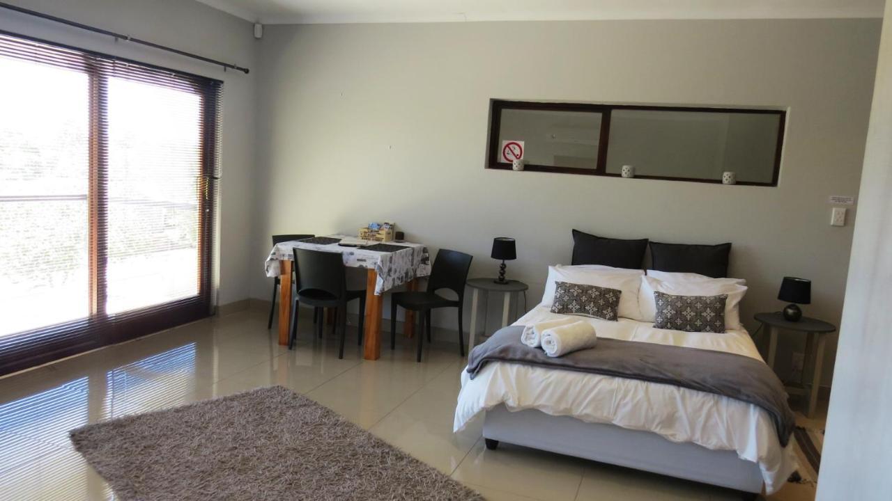 21 On Klein Karoo Apartment Oudtshoorn Exterior photo