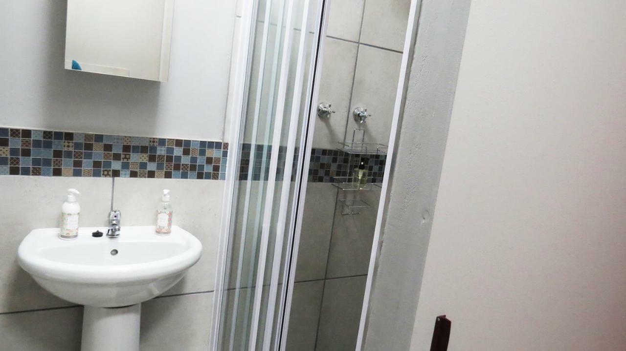 21 On Klein Karoo Apartment Oudtshoorn Exterior photo