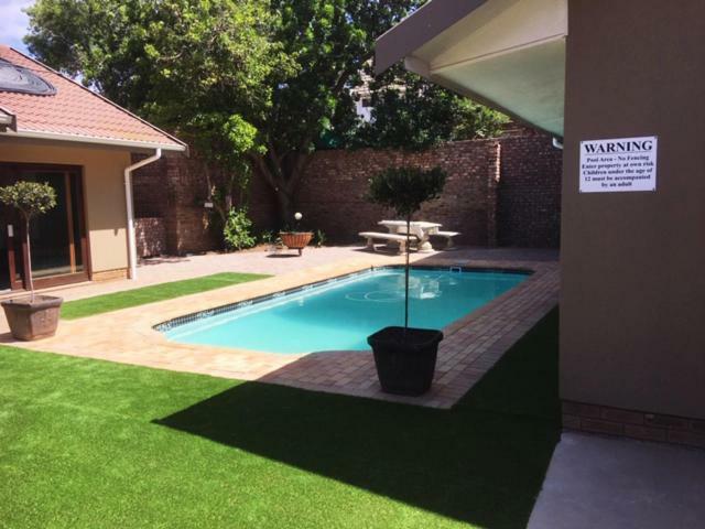 21 On Klein Karoo Apartment Oudtshoorn Exterior photo